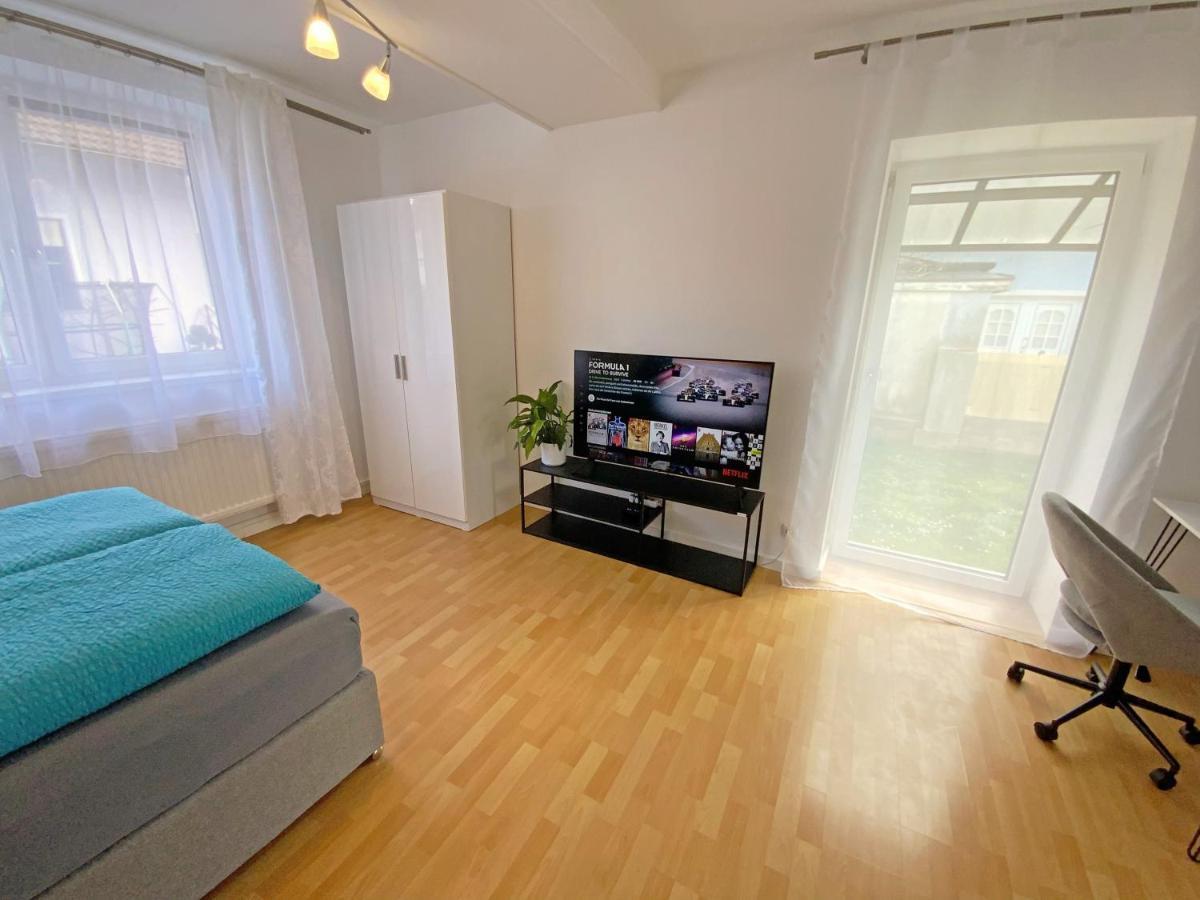 Jacky & Daniel's 1 Apartment *